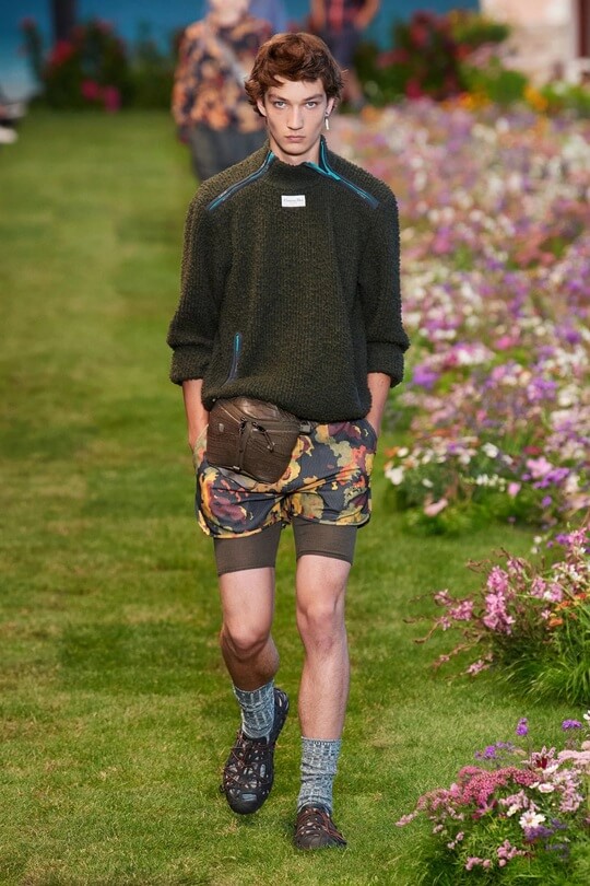 Свитер с молнией на вороте Dior коллекция 2023