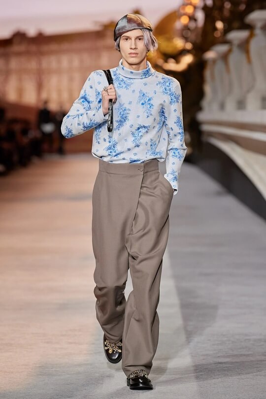 Тонкая мужская водолазка Dior показ коллекции 2023
