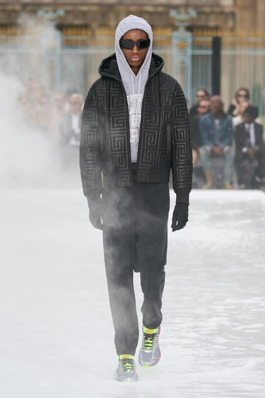Худи Givenchy на показе коллекции 2023