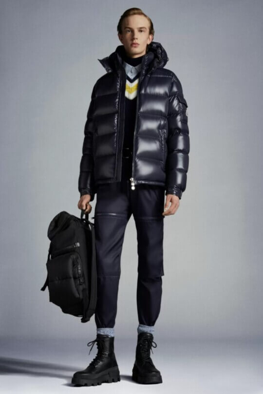 Пуховик Moncler в спортивном стиле