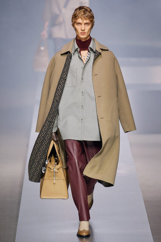Штаны из матовой кожи Fendi