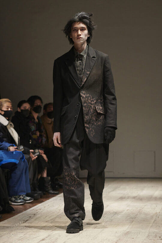 Мужские брюки с анималистичным принтом Yohji Yamamoto