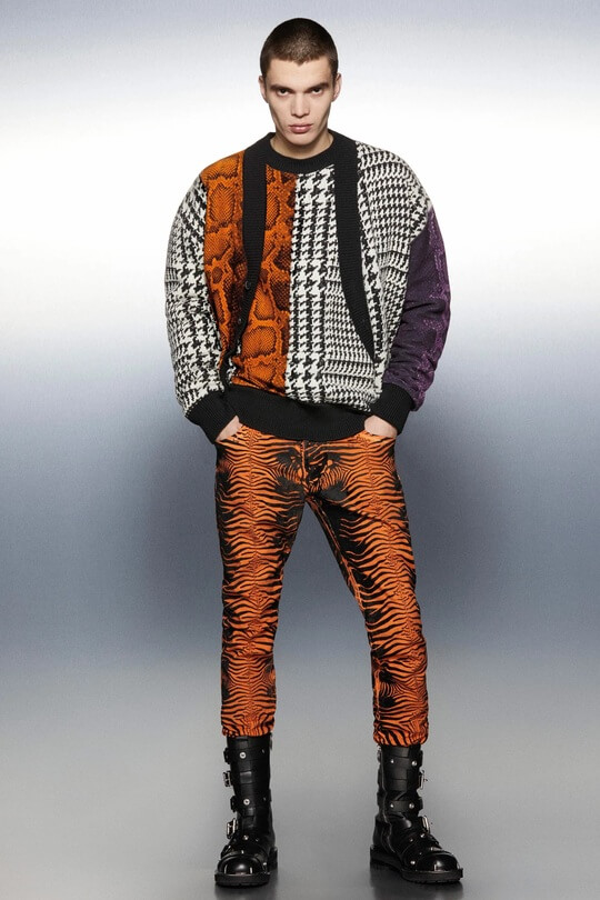 Металлические пряжки на обуви Roberto Cavalli