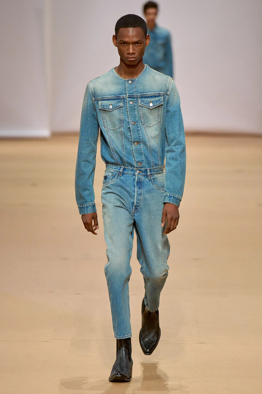 Тотал деним лук от Prada коллекция лето 2023