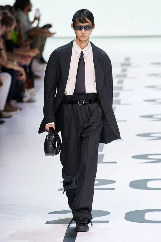 Модное шоу Dolce & Gabbana мужская коллекция лето 2023