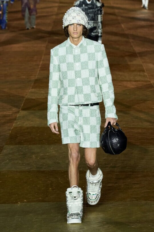 Костюм с шортами Louis Vuitton из коллекции весна лето 2024